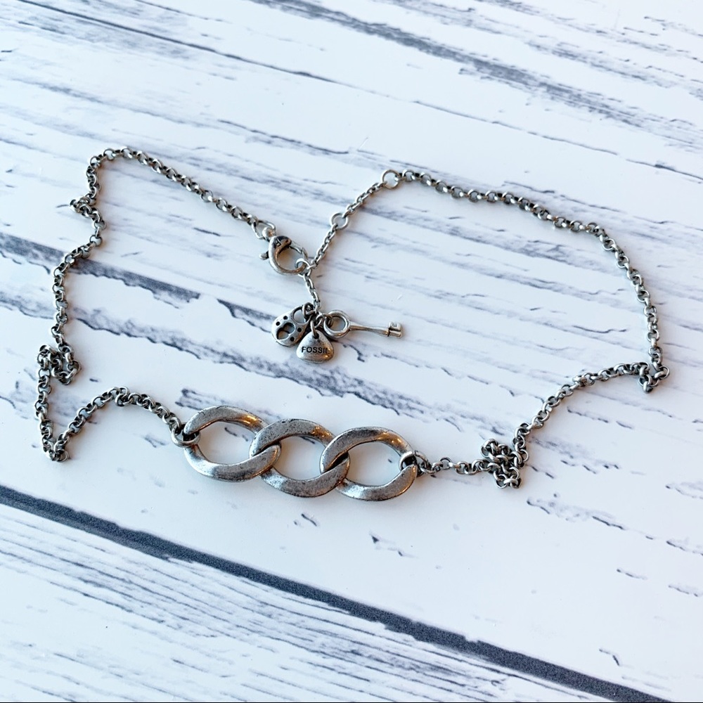 FOSSIL  Distressed Silver Necklace